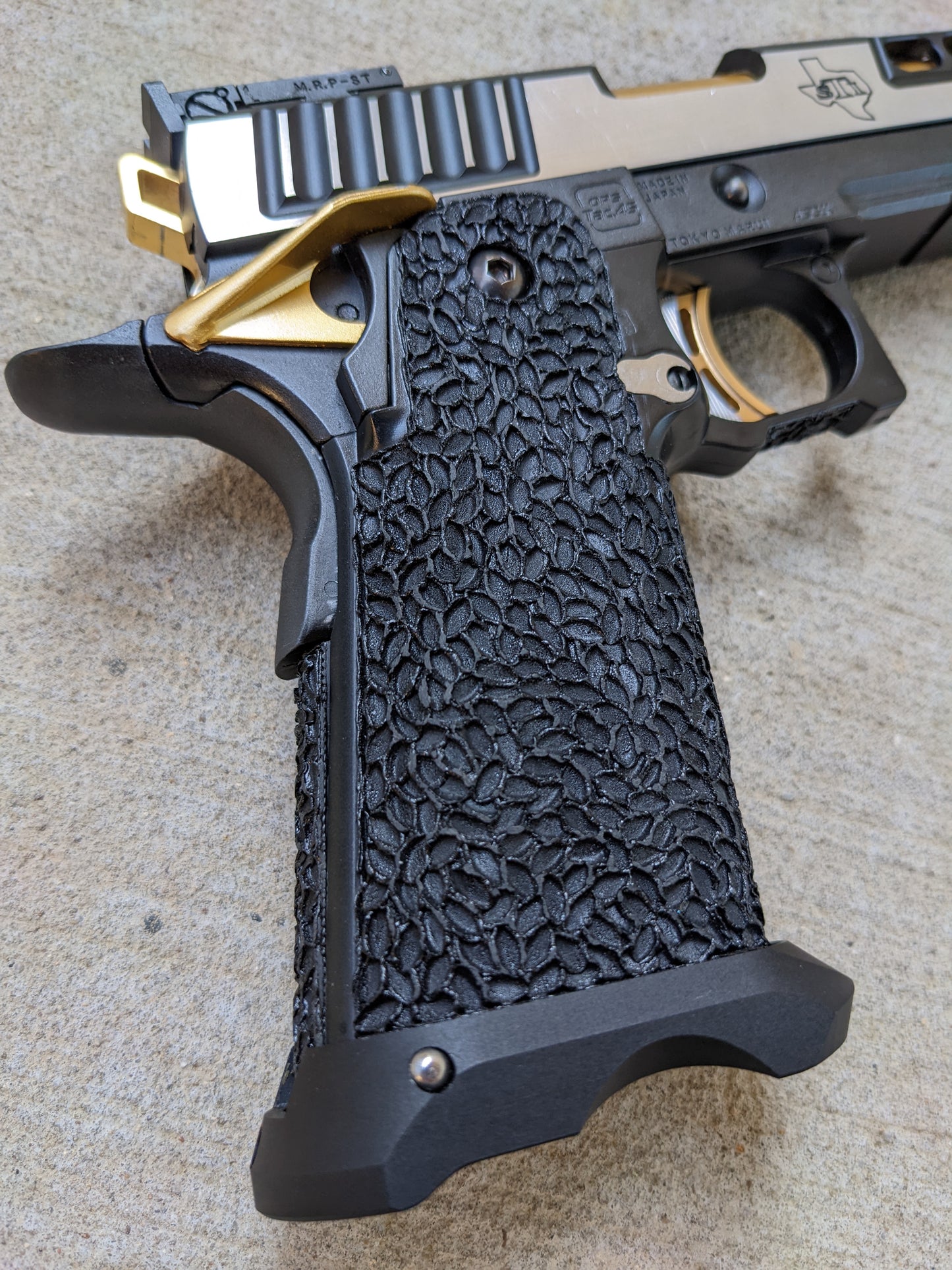Cow Cow Hi-Capa 4.3/5.1 Stippled Grip - Leaf Hurricane