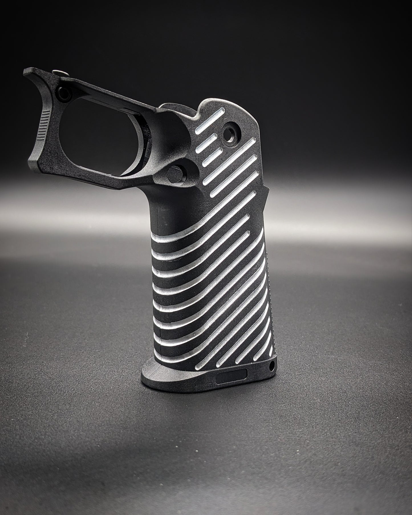 ICS 4.3/5.1 Hi-Capa Airsoft Grip - Stock (Silver Lines)