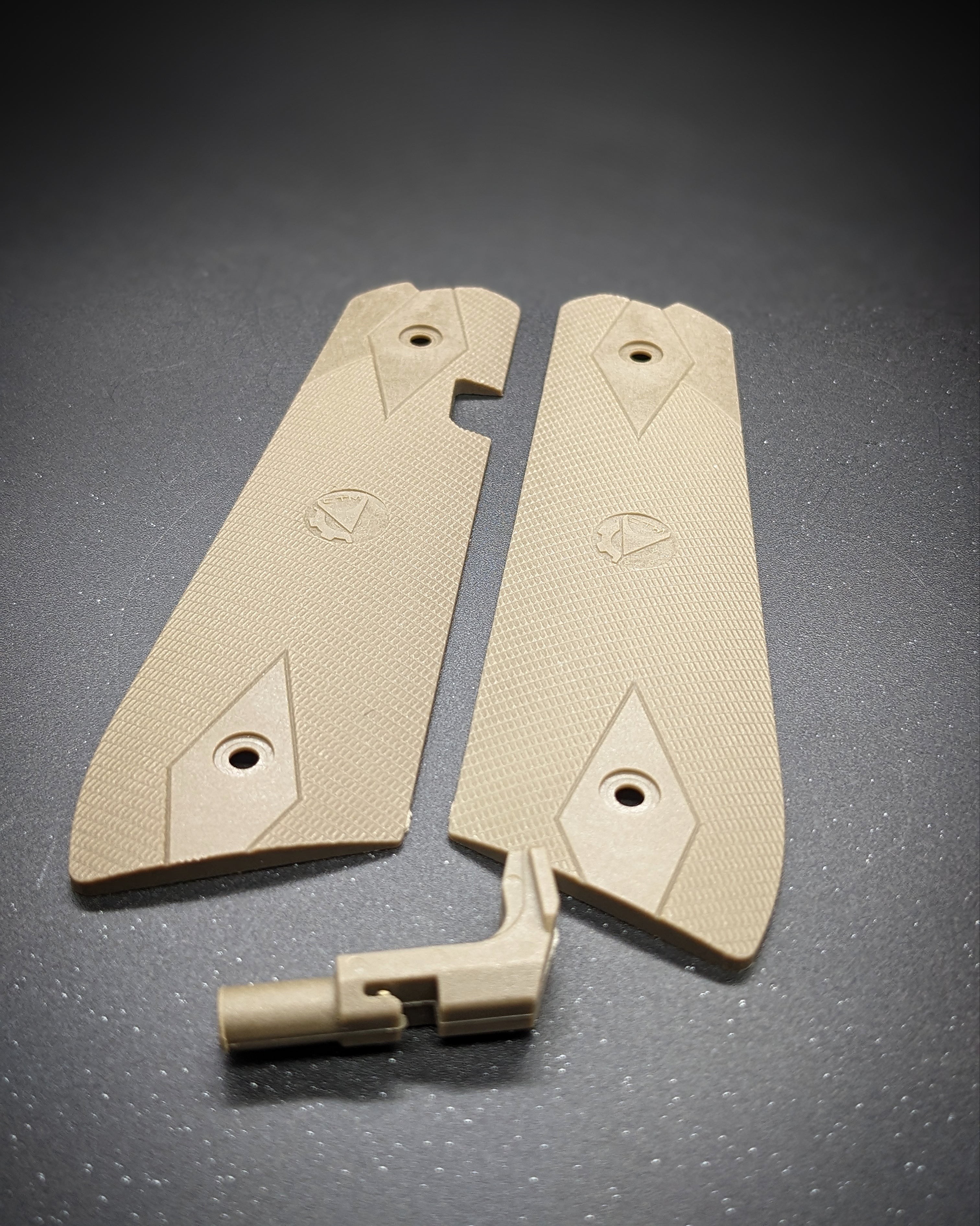 CTM AAP-01 Grip Panels – roguecapa